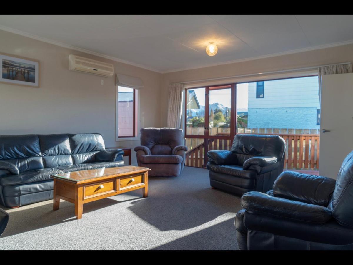 Te Anau Holiday Home - Free Wifi - Free Bikes & Kayaks - Short Walk To Lake & Town - Top Views ภายนอก รูปภาพ
