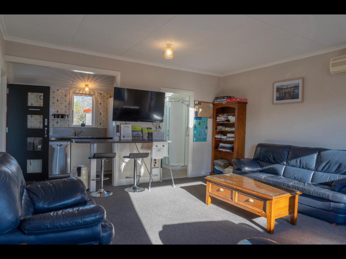Te Anau Holiday Home - Free Wifi - Free Bikes & Kayaks - Short Walk To Lake & Town - Top Views ภายนอก รูปภาพ