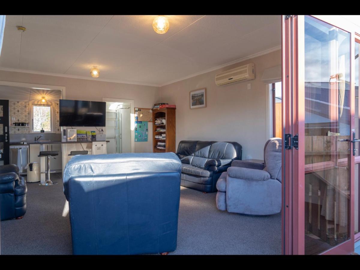 Te Anau Holiday Home - Free Wifi - Free Bikes & Kayaks - Short Walk To Lake & Town - Top Views ภายนอก รูปภาพ